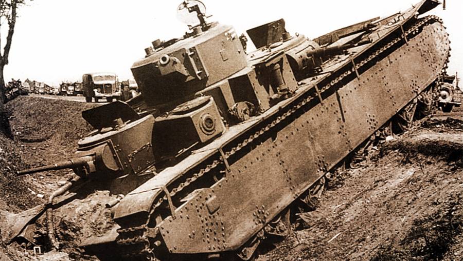 Советский танк Т-35 – «парадная» машина Красной Армии