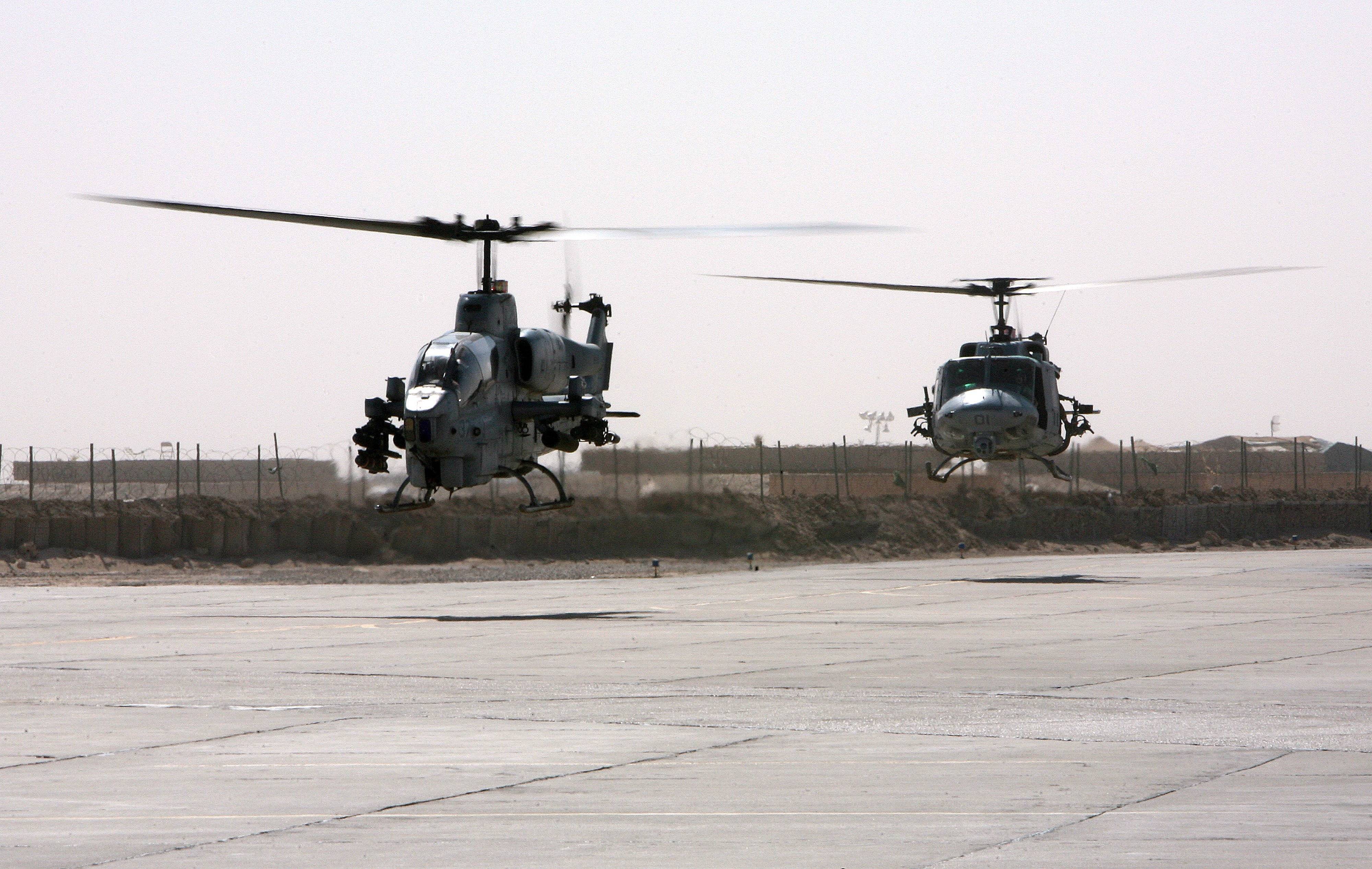 Вертолет огневой поддержки ah-1 huey cobra (сша)