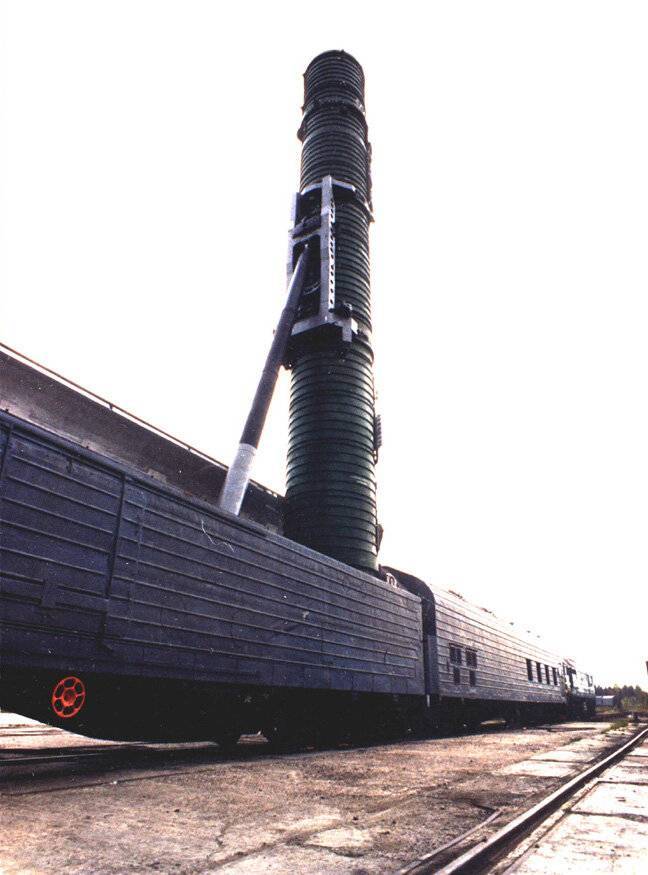 Железнодорожные ракетные комплексы – надёжная защита россии