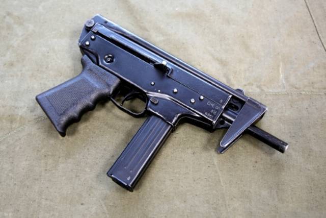 Пистолет-пулемет ПП-90 М1