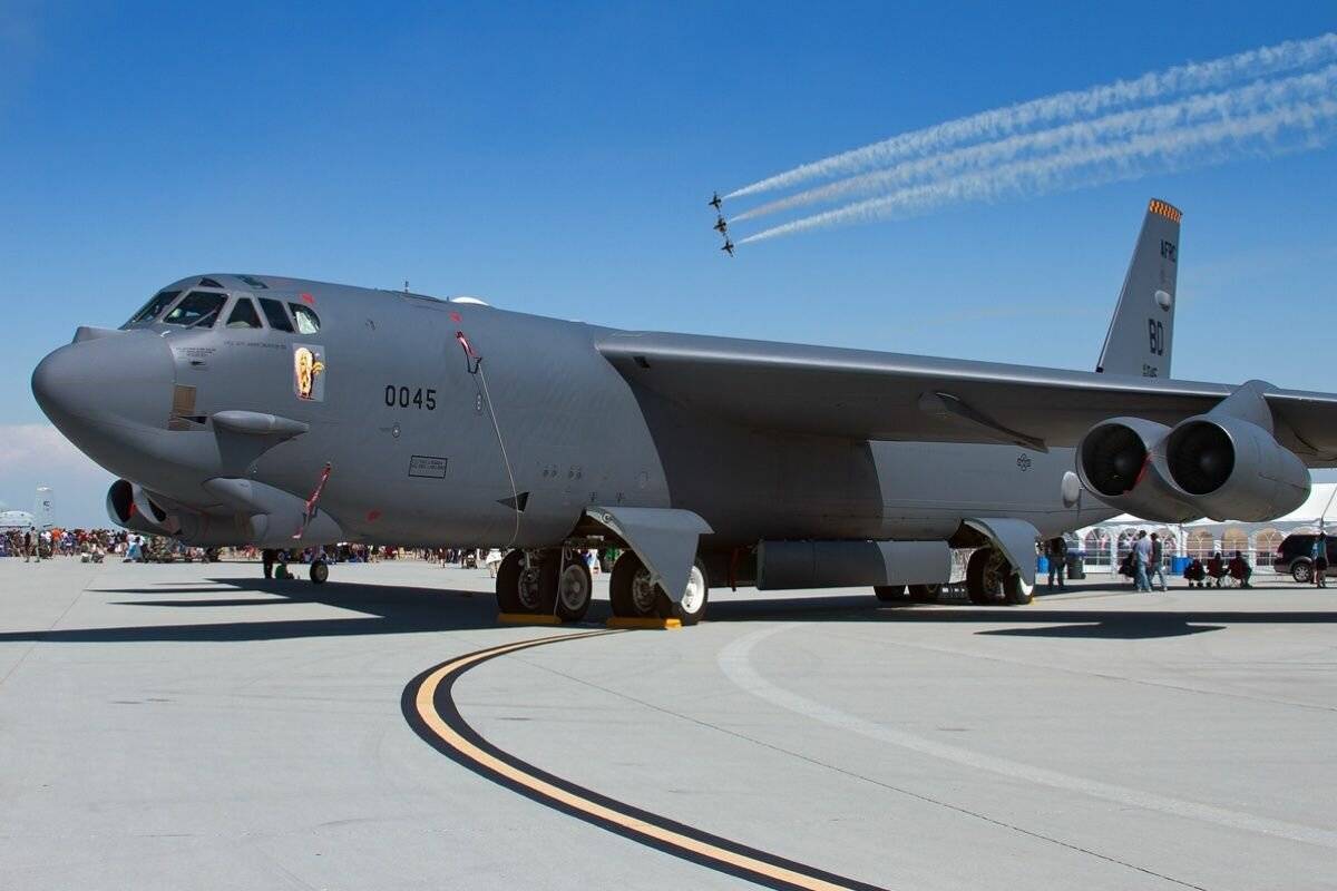 Самый тяжёлый долгожитель (американский стратегический бомбардировщик b-52 stratofortress)