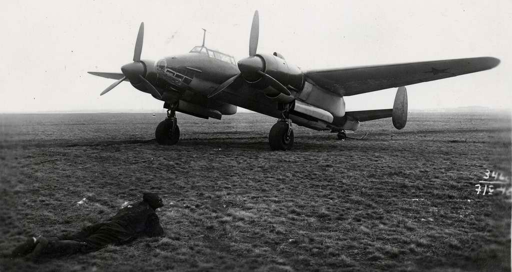 «один из самых долгоживущих боевых самолётов»: как дальний бомбардировщик ту-16 вошёл в историю отечественной авиации • николай стариков