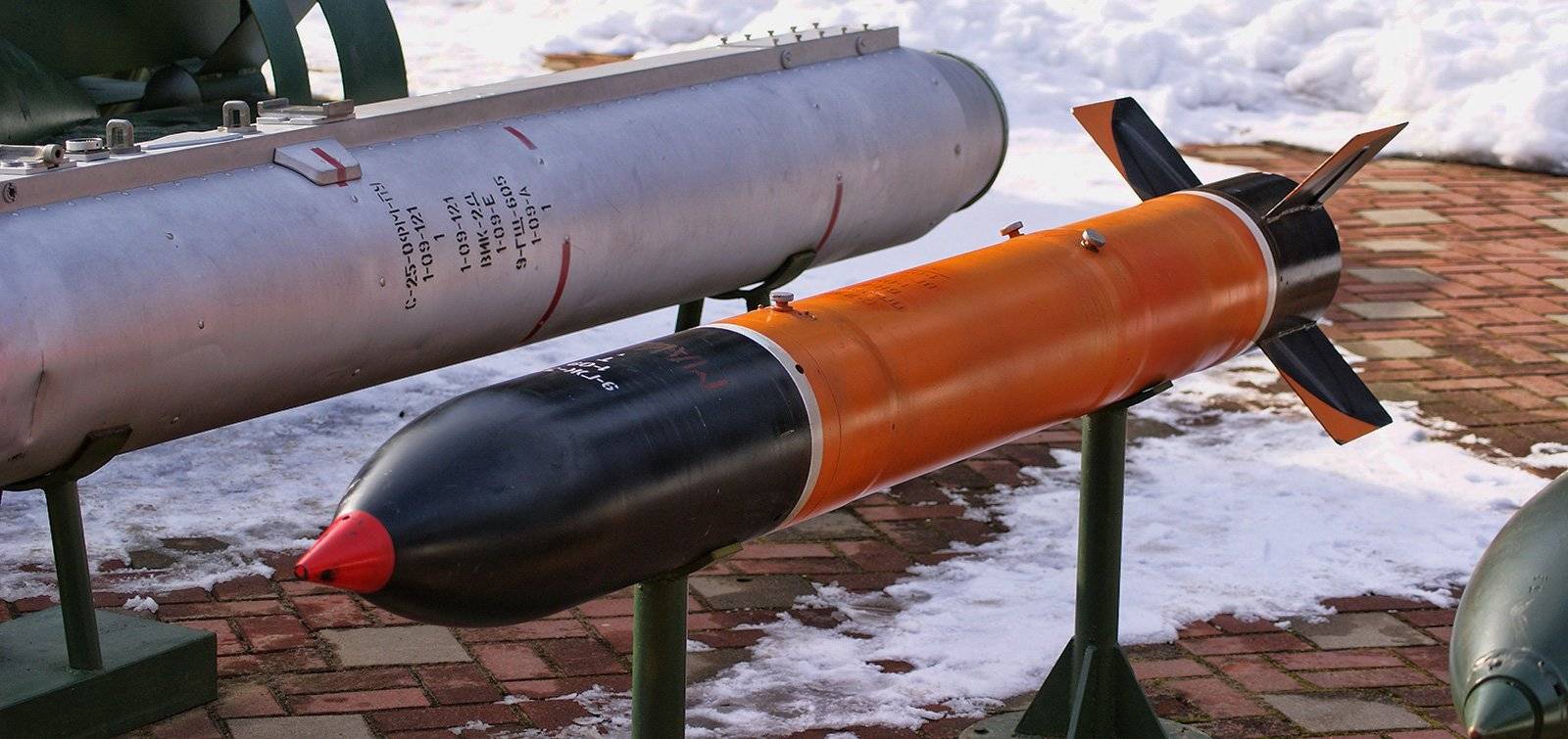 Неуправляемая авиационная ракета с тандемным кумулятивным зарядом. российский патент 2009 года ru 2371667 c1. изобретение по мкп f42b15/00 .