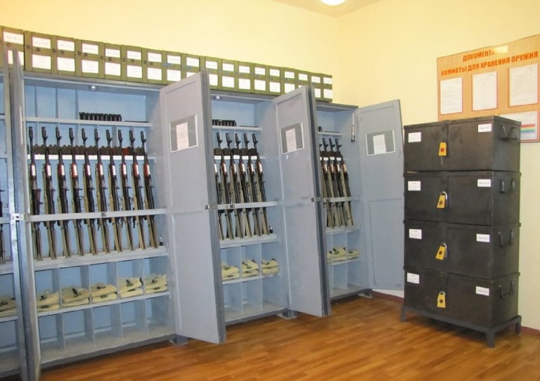 Армейские оружейные шкафы в КХО.