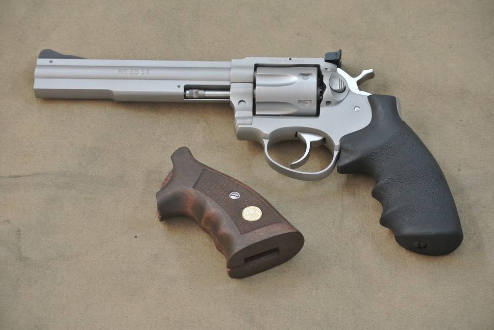 Револьвер Manurhin MR 88