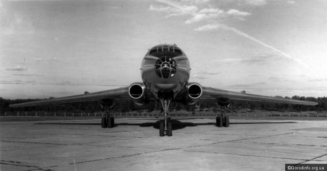 Ту-104 – пассажирский бомбардировщик