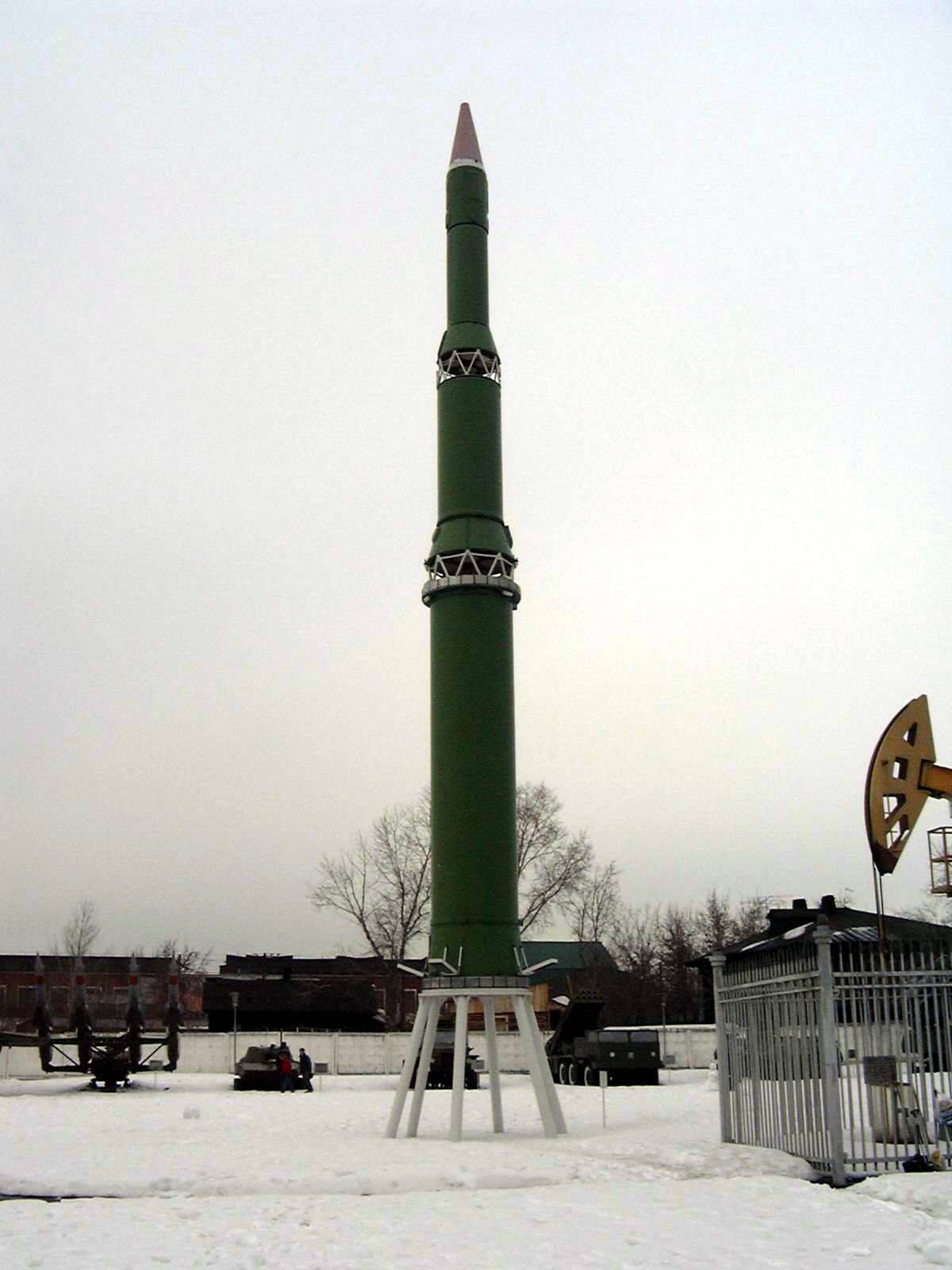​​ракетный комплекс тополь: характеристики и радиус поражения, описание