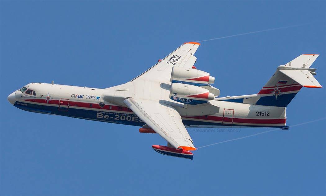 Советский самолет-амфибия бе-200 на страже россии