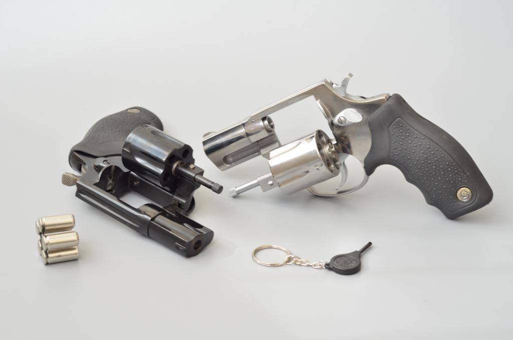 Как выбрать травматическое оружие: револьвер или пистолет?