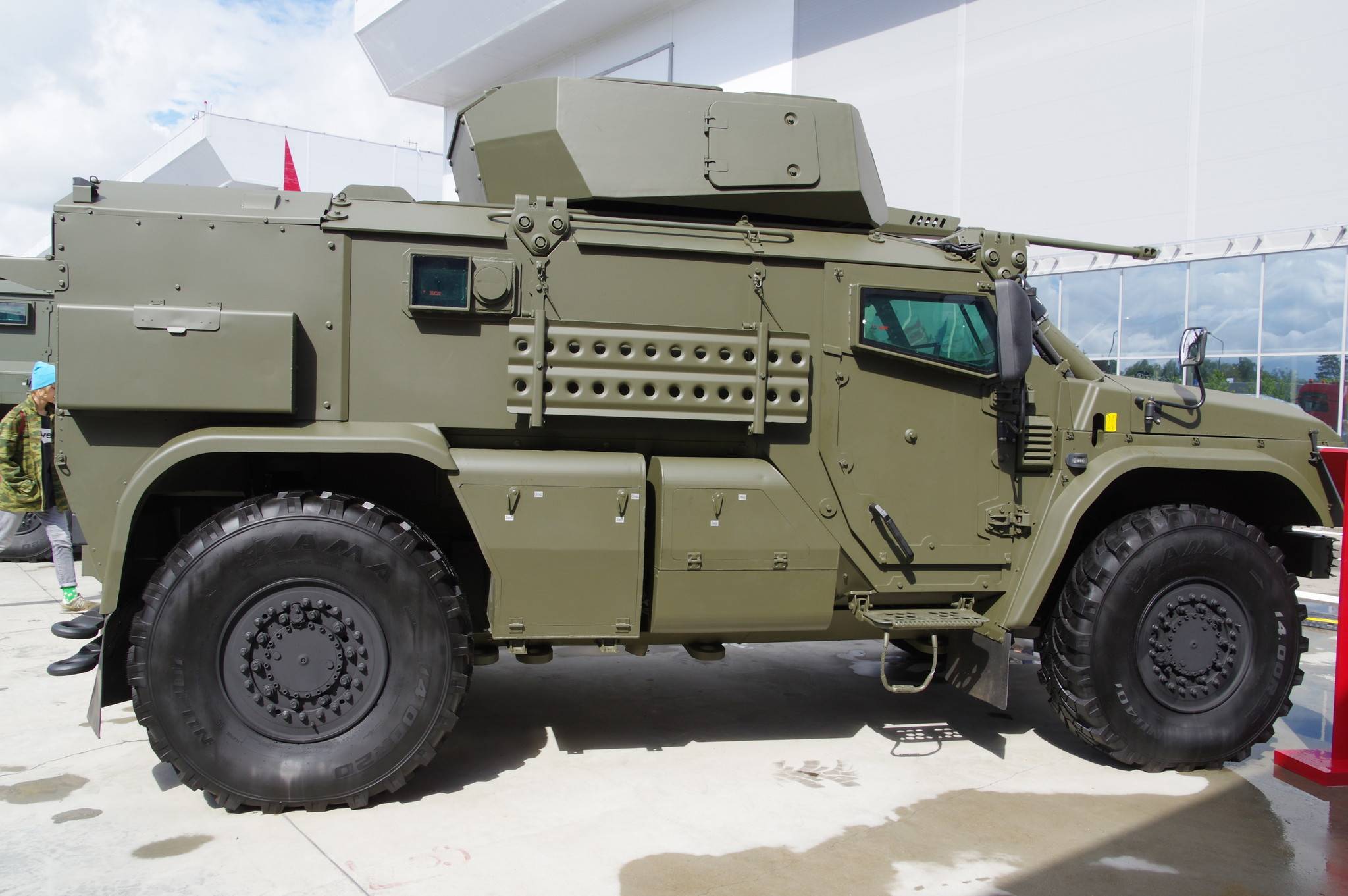 Российский бронеавтомобиль т-98 «комбат»: история создания, особенности конструкции, технические характеристики