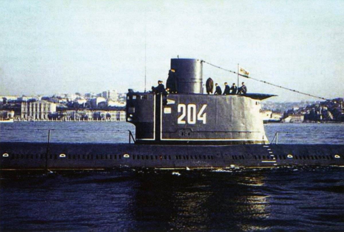 Подводные_лодки_проекта_633 : definition of подводные_лодки_проекта_633 and synonyms of подводные_лодки_проекта_633 (russian)