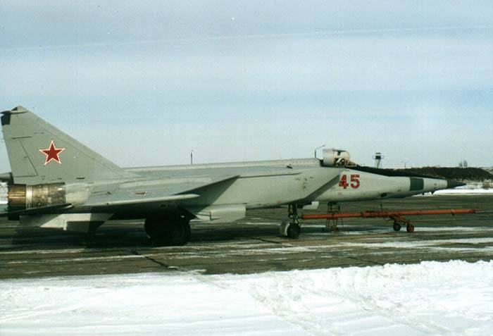 МиГ-25Р – РБ – БМ FOXBAT-B, -D, -F