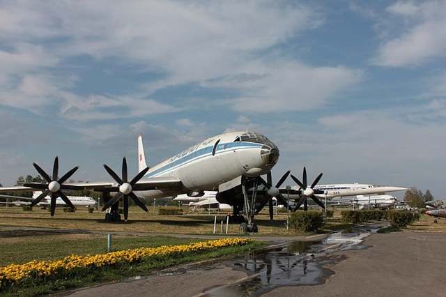 Ту-114