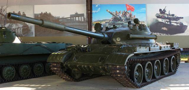 Обзор trumpeter 1/35 russian t-62 - советский средний танк т-62 обр. 1962г.