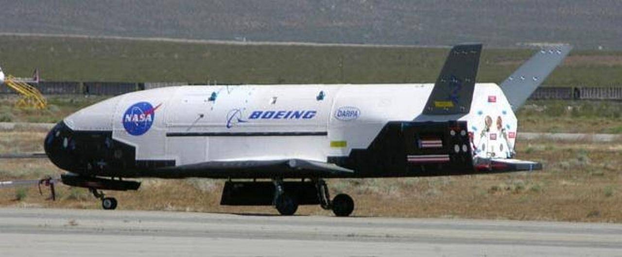 Х 37 б. Космоплан x-37b. Boeing x-37b космоплан. Космический самолёт x-37b ВВС США. Боинг x37.
