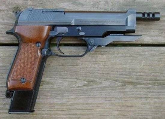 Пистолет Beretta M 93R