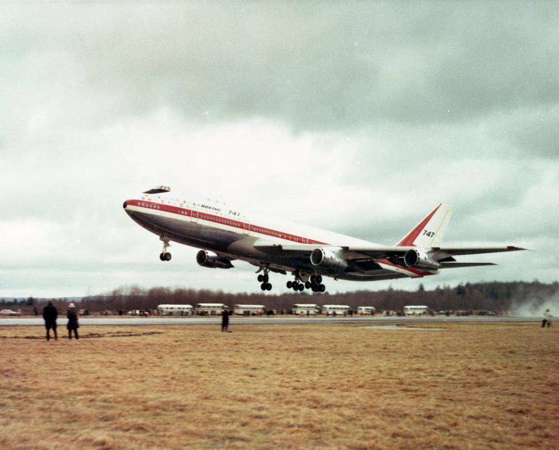 Боинг 747 – «двухэтажный» транспорт в небе