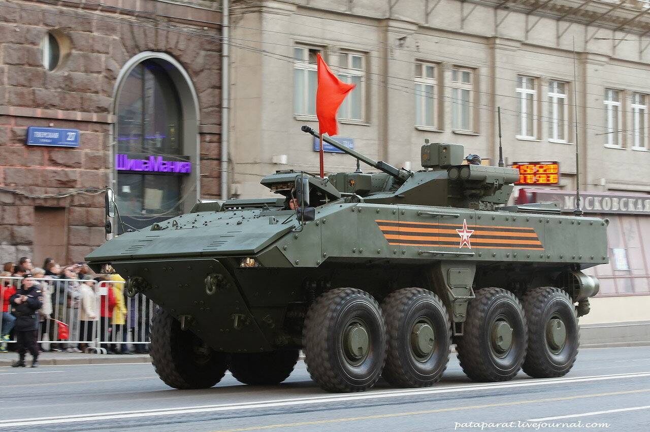 Удар "бумеранга": зачем армии россии колесный танк