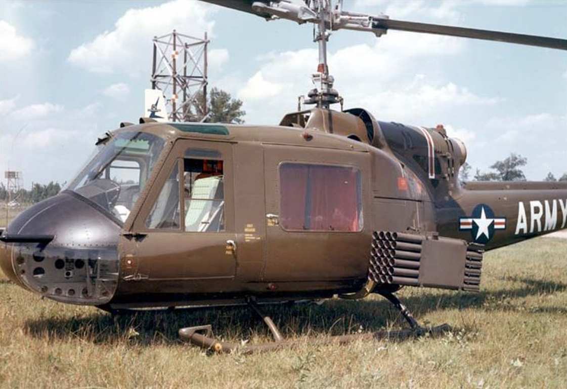 Белл 205 «ирокез» (uh-1) и «хью» / сша / книга: вертолеты том ii / библиотека / арсенал-инфо.рф
