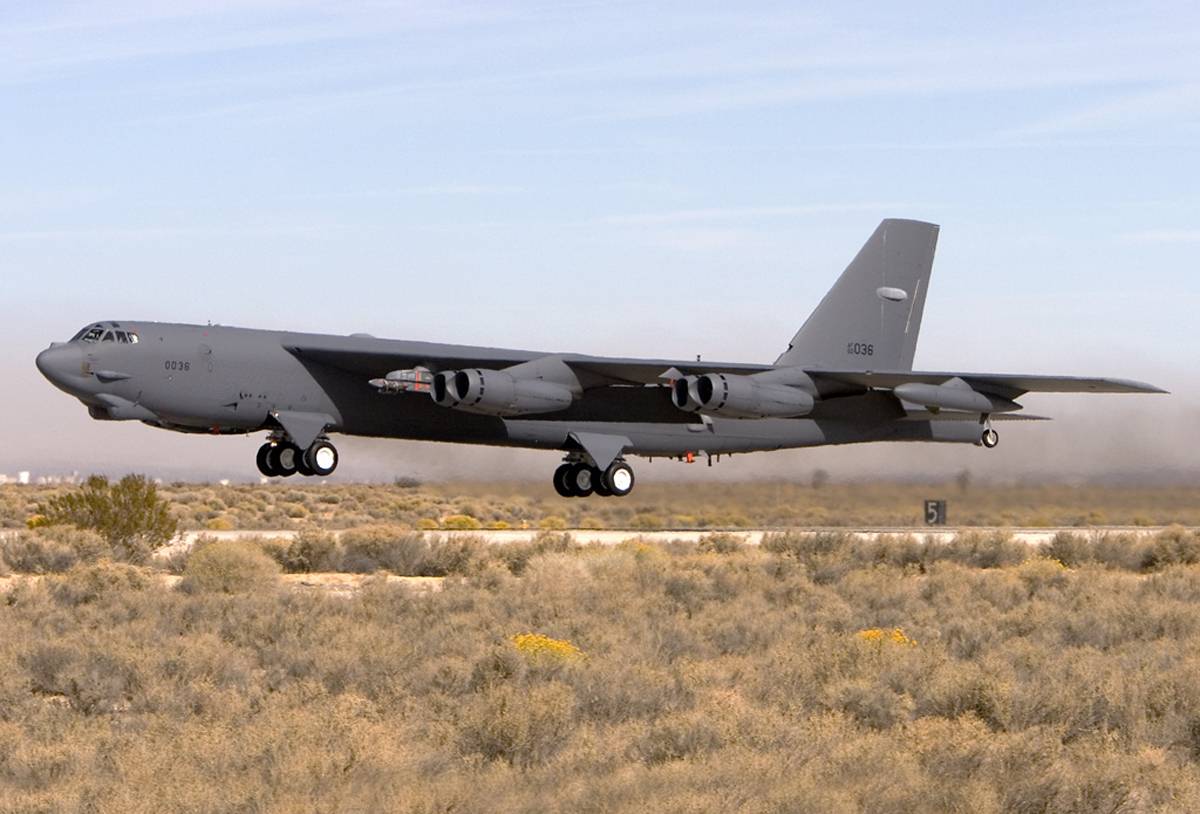 Б-52, бомбардировщик (boeing b-52): описание, технические характеристики, вооружение