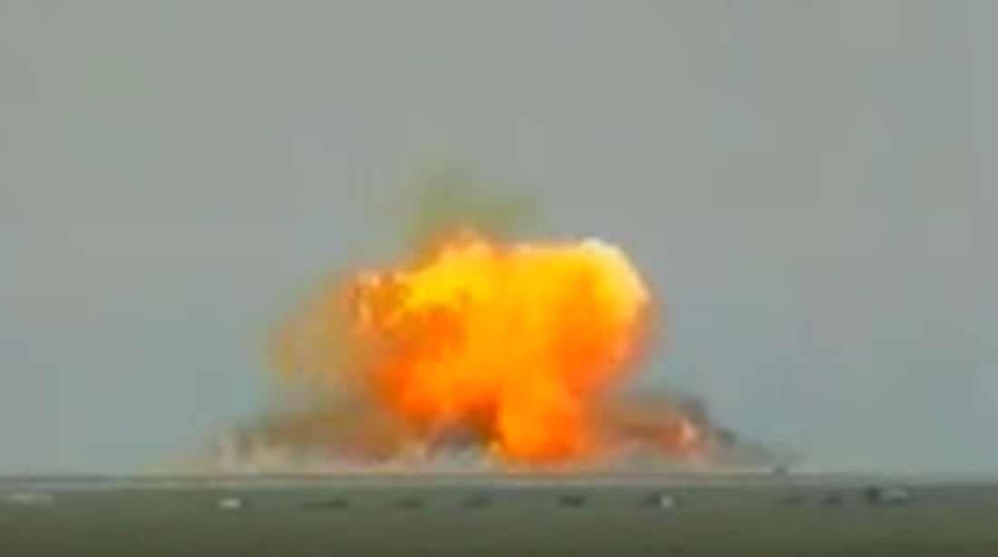 Вакуумная бомба: как это взрывается (3 фото)