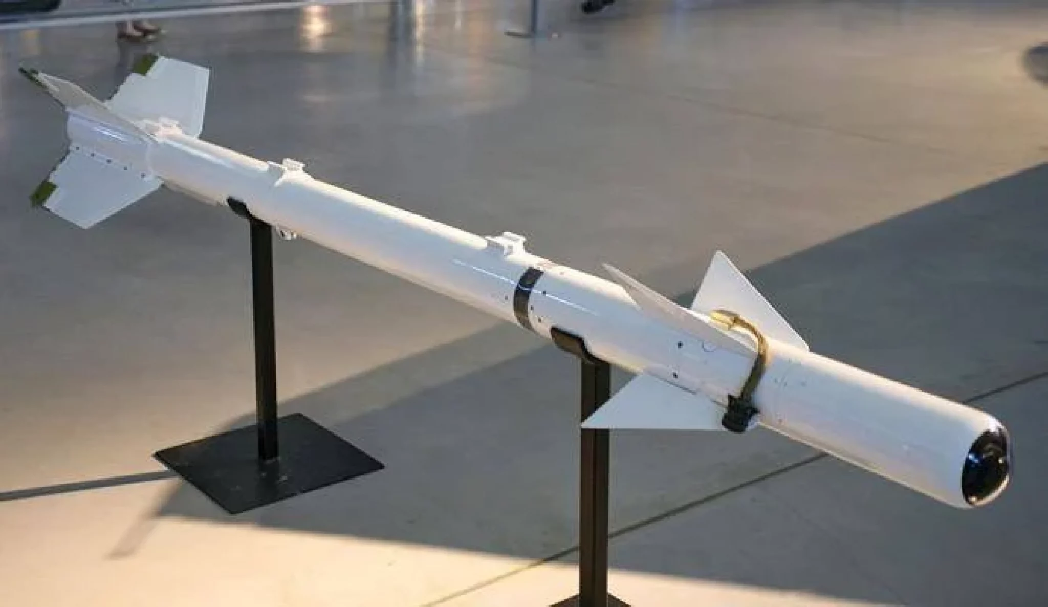 Авиационные ракеты "воздух-воздух": характеристики