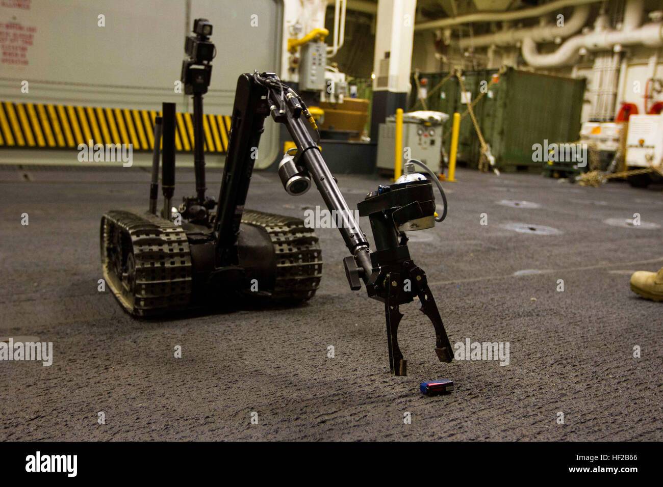 Новый боевой робот обучен не стрелять в своих - foster-miller maars робот оружие