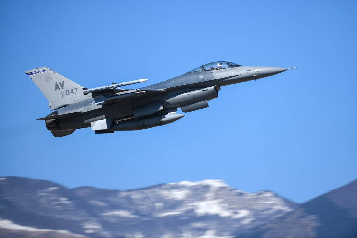 General dynamics f-16 fighting falcon - вики
