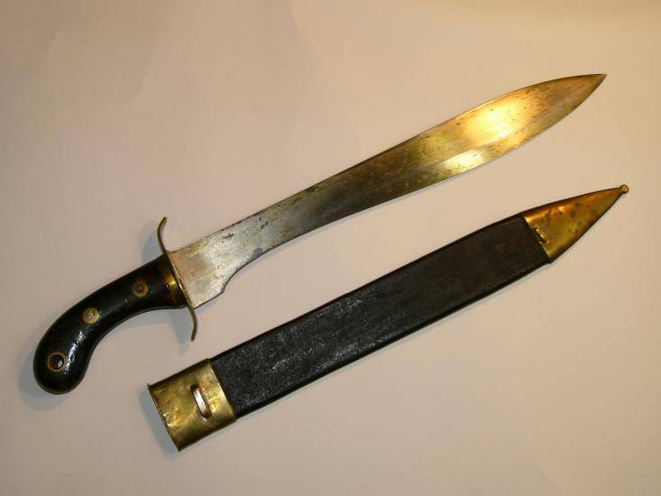 Военное и бытовое использование ножа тесака, история его появления