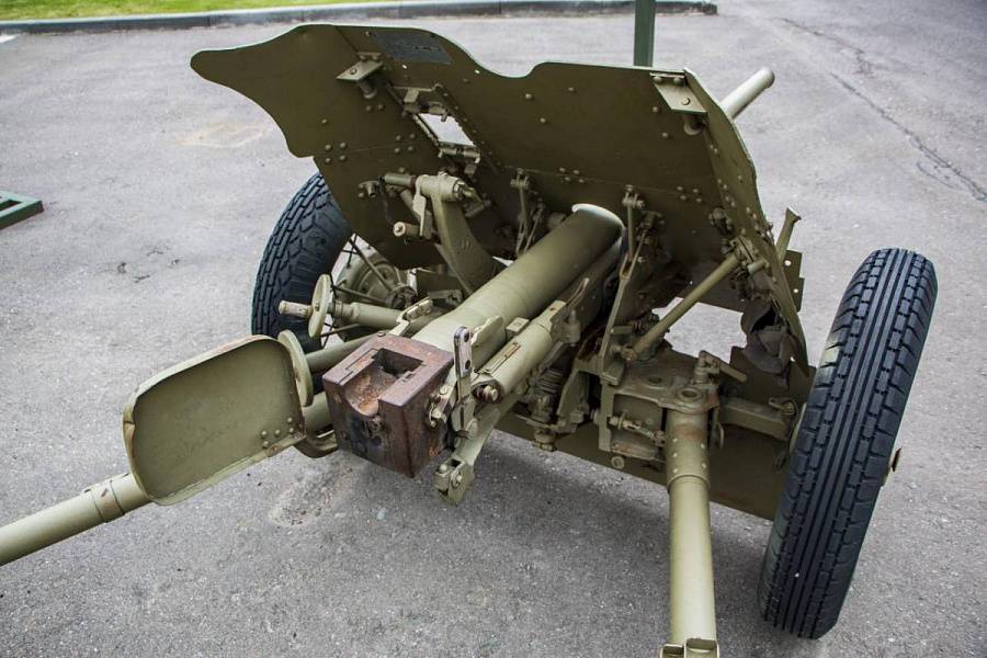 Расчет 45 мм орудия. «сорокопятка» – знаменитая рабочая лошадка великой войны