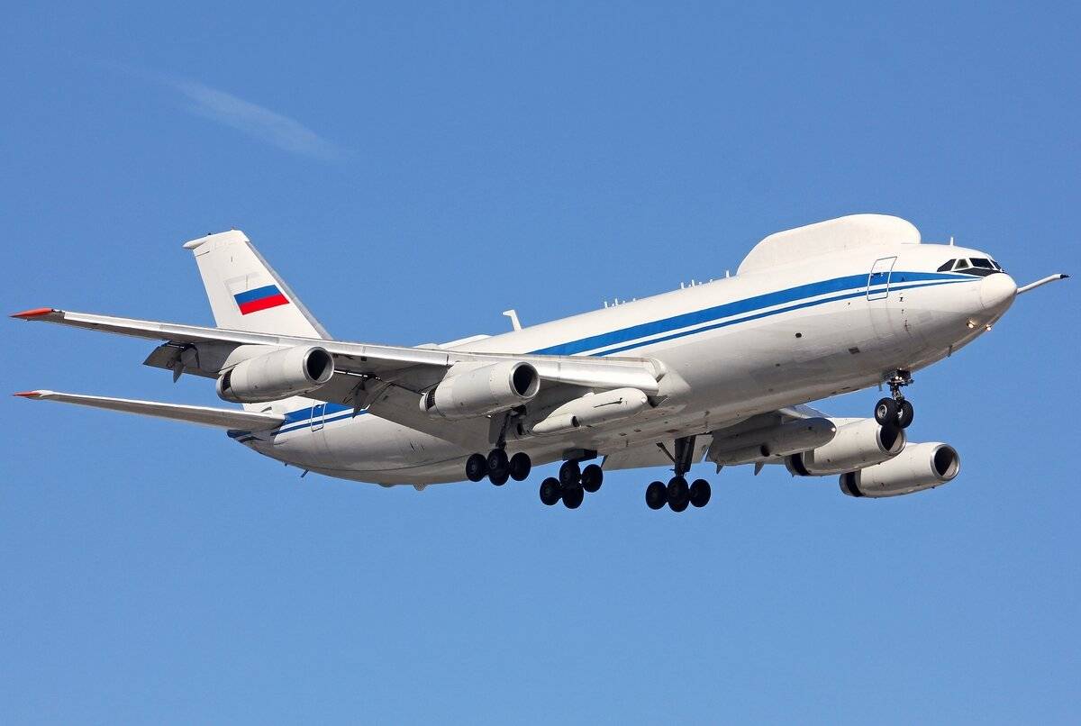 Пассажирский самолет ил-86, технические характеристики лайнера, видео взлета, полета и посадки, обзор двигателя и кабины