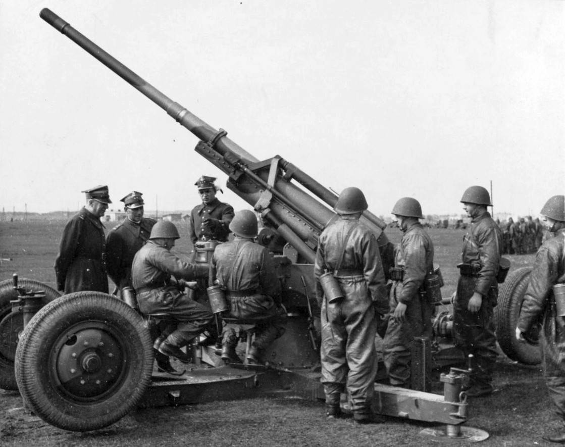 Ат-т: артиллерийский тягач – тяжёлый