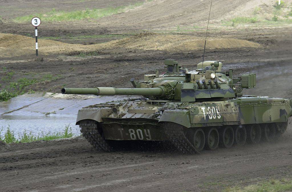 Сколько танков на вооружении российской армии в 2023 году?