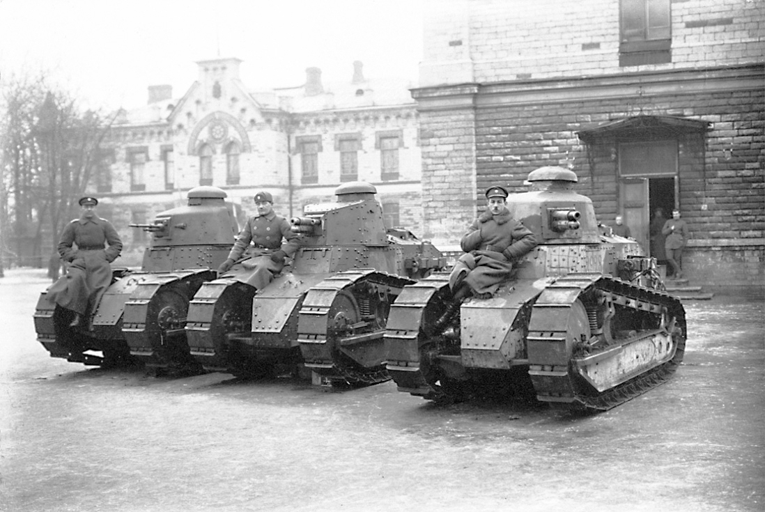Первый французский танк. Renault ft-17. Танк Рено ФТ-17. Танков Renault-ft17 1916. Танк Рено ft-17.
