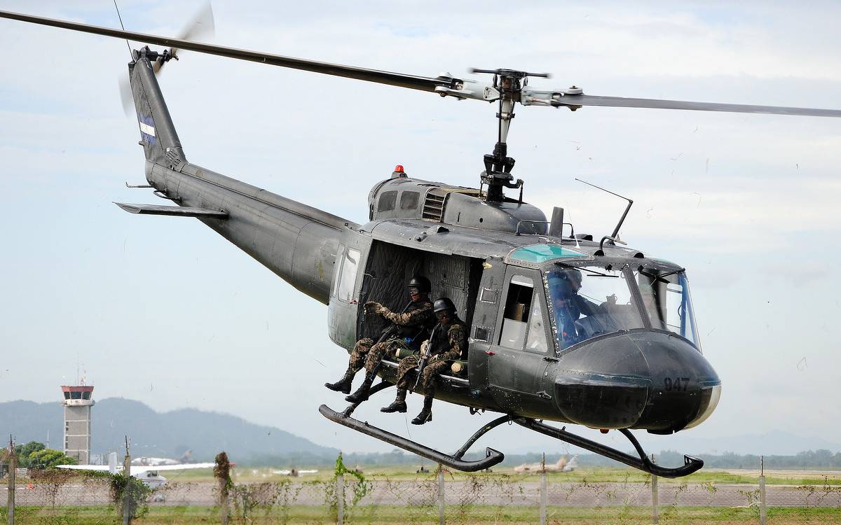 Вертолет белл ан-1 кобра