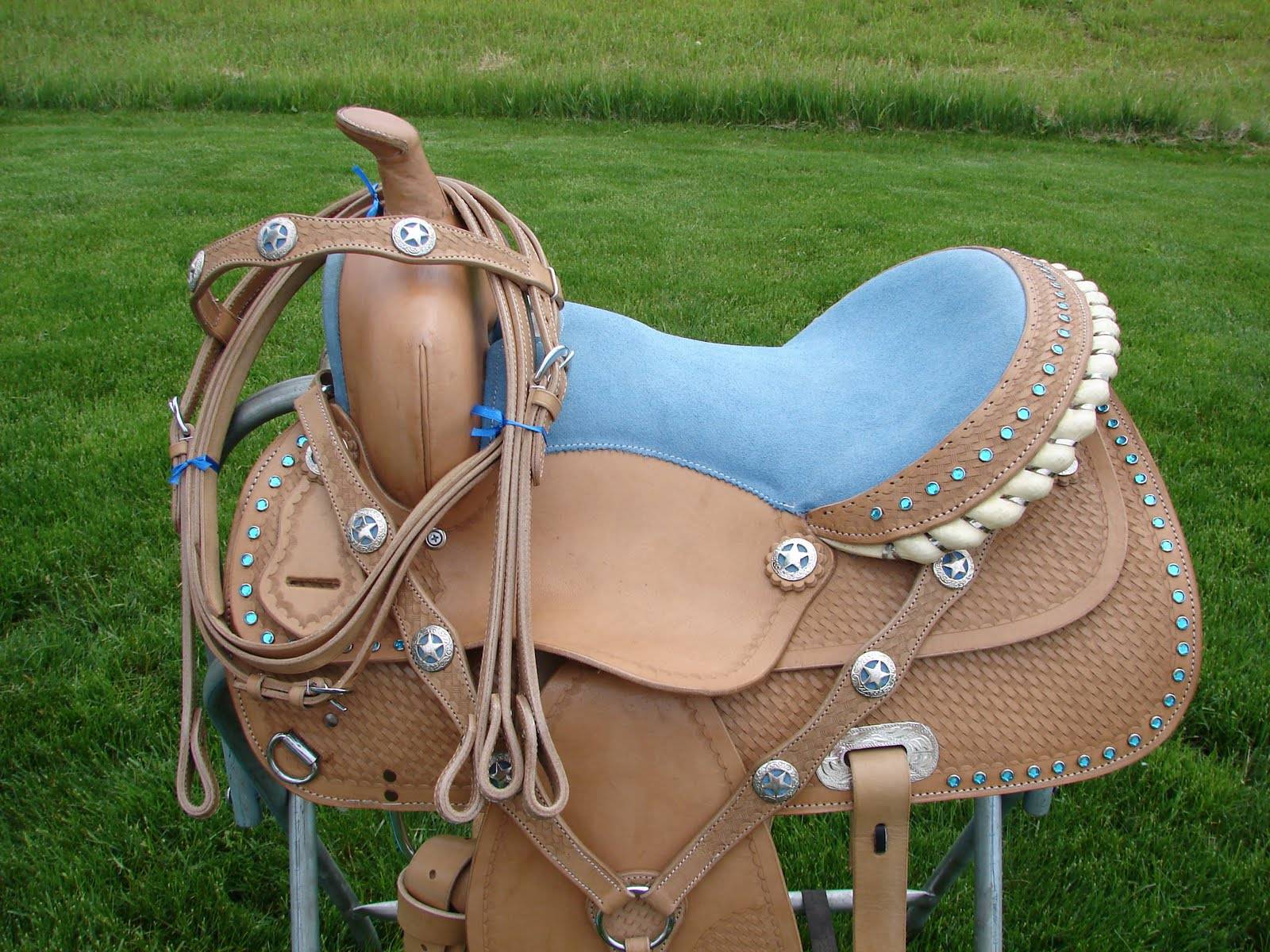 Седло для лошади