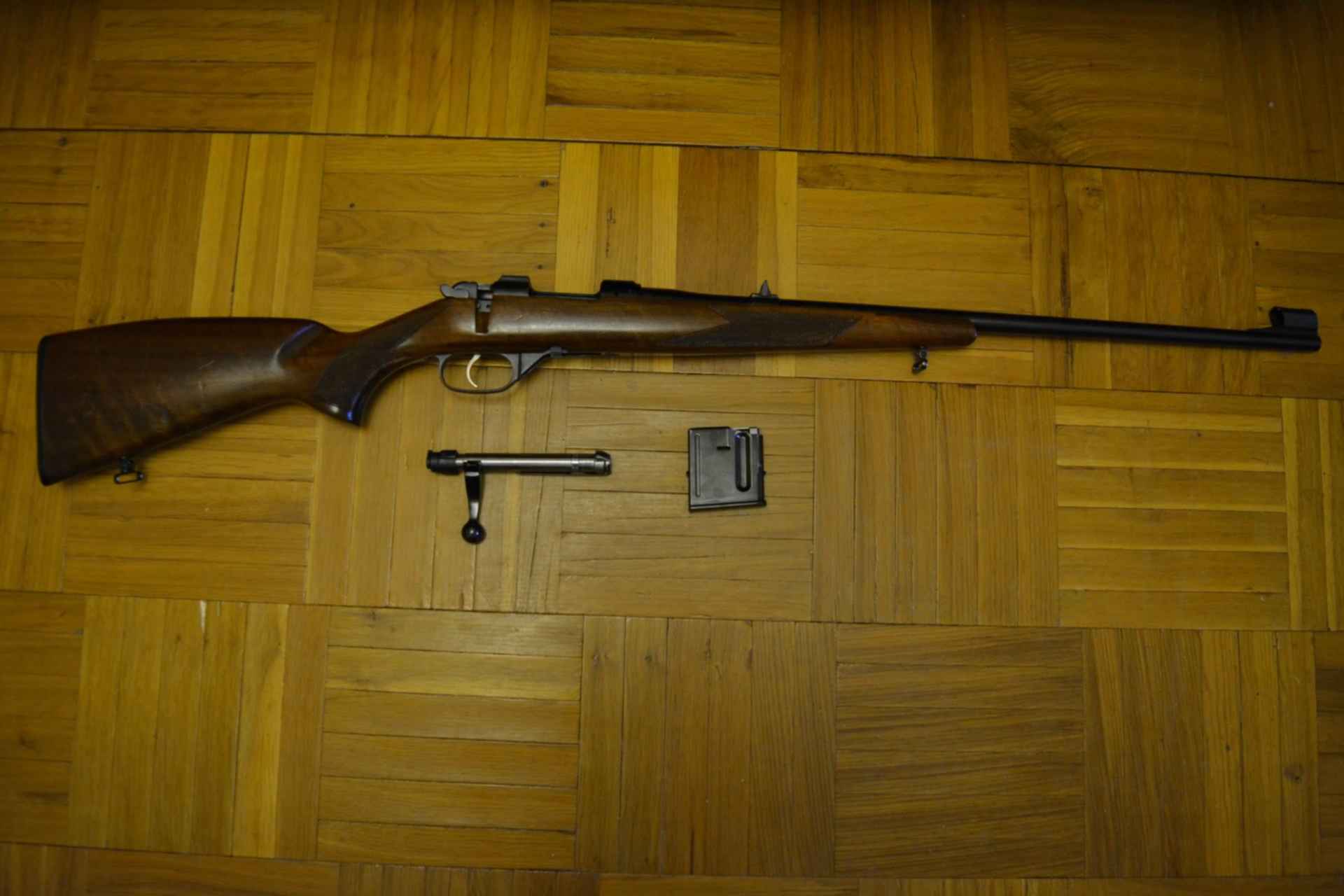 Компактная магазинная винтовка cz 527