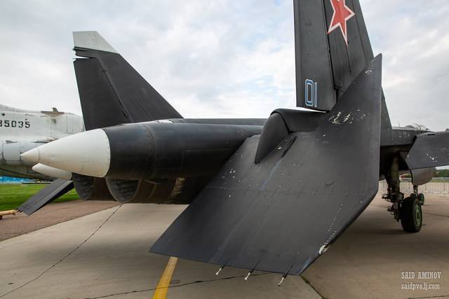Самолет су-47 «беркут». фото. история. характеристики.