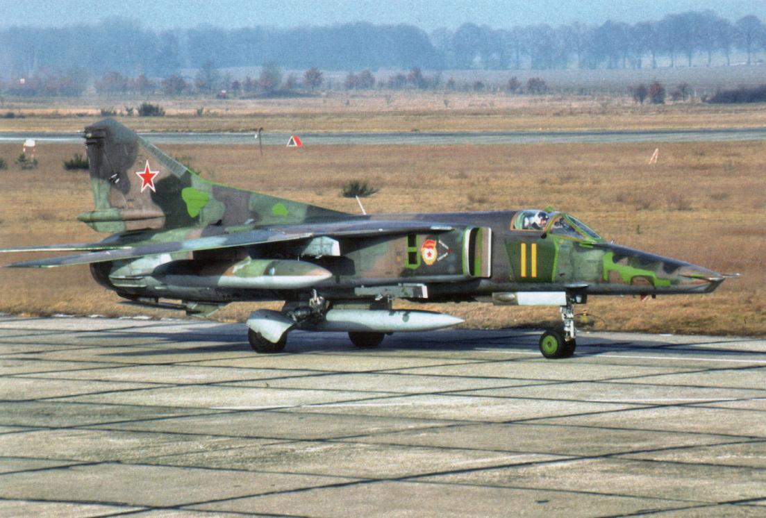 Миг-27. истребитель-бомбардировщик. (ссср)