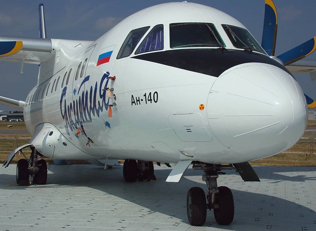 Самолет ан-140: фото, характеристики