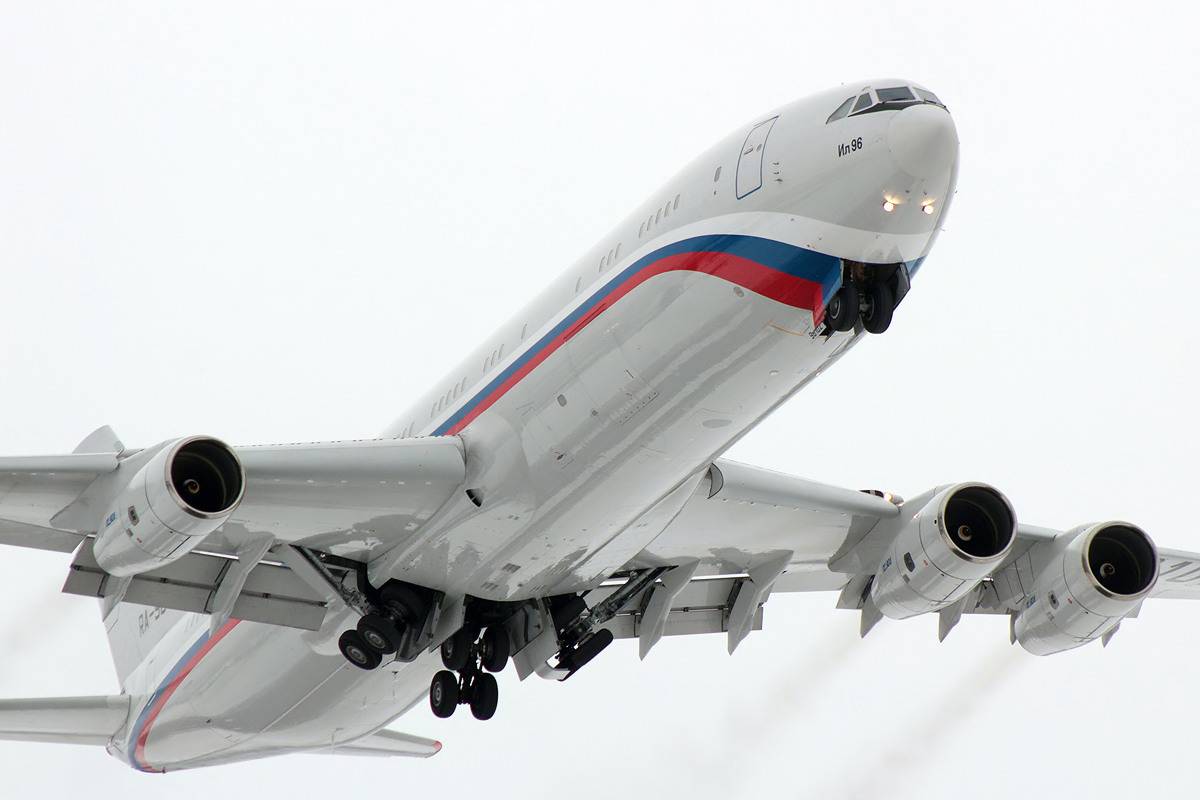 Самолет ил-96-400м приблизили к первому полету | авиатранспортное обозрение