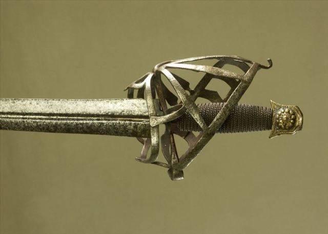 Оружие кавалерии – палаш, клинок прошедший века