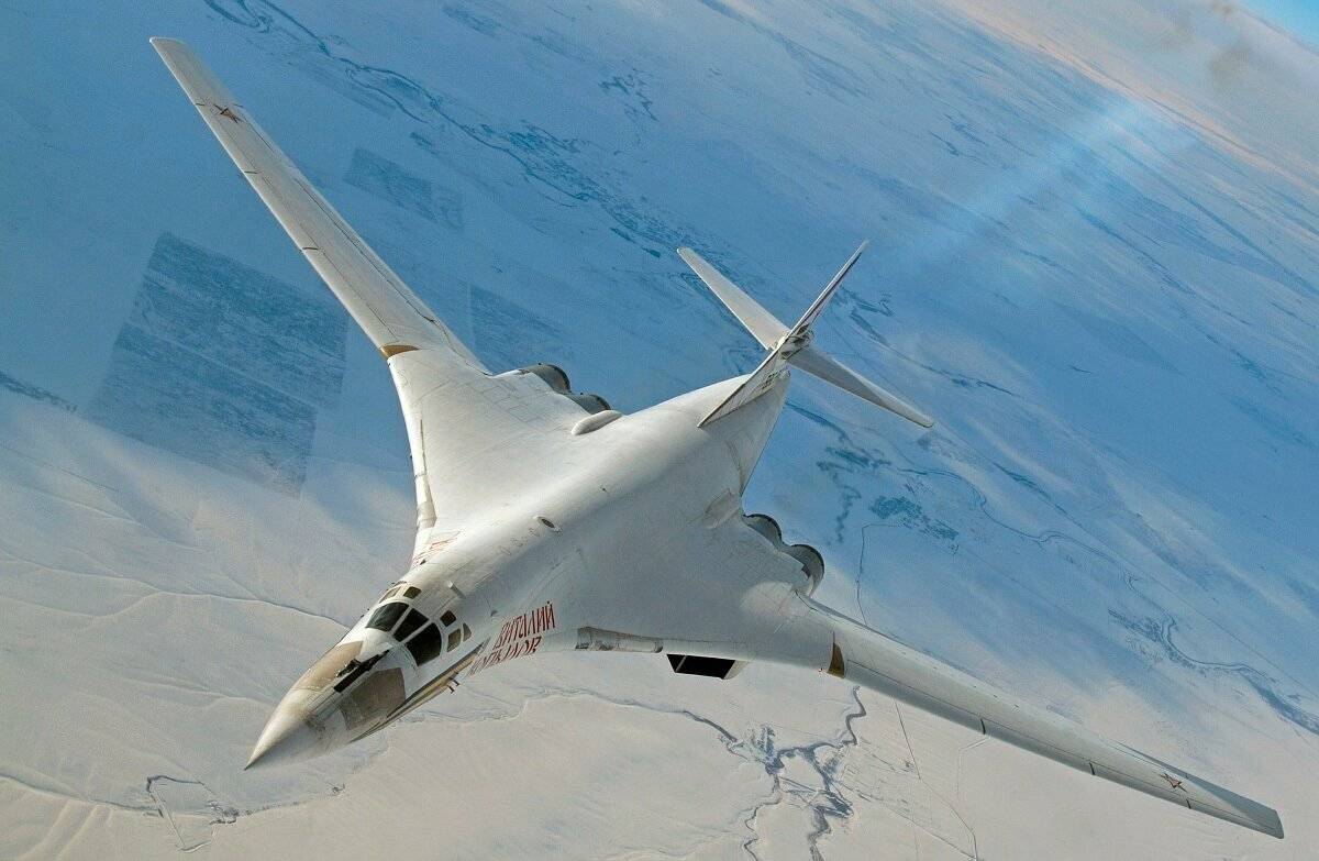«белый лебедь»: чем опасен российский ракетоносец ту-160 | русская семерка