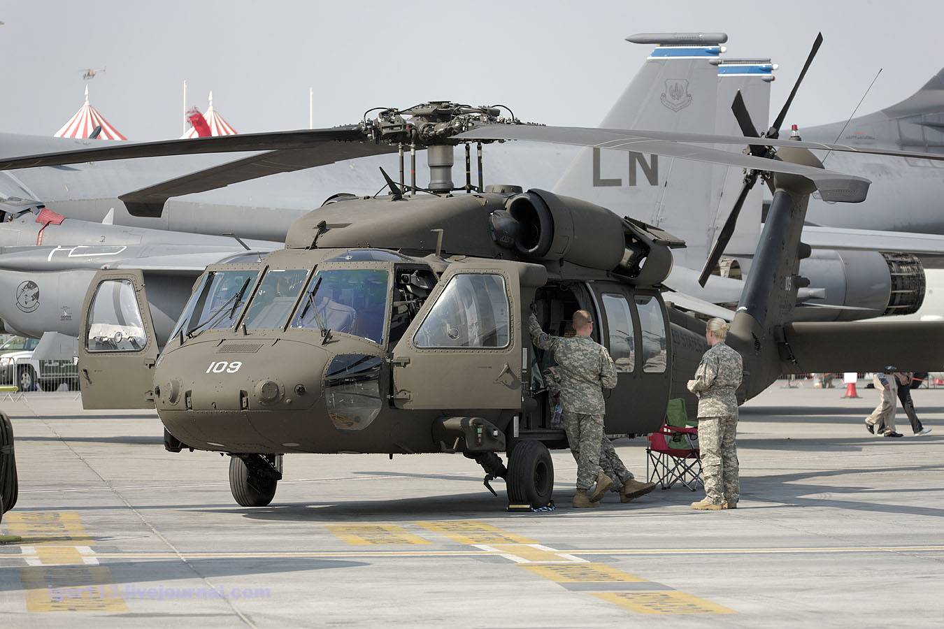 Sikorsky uh-60 black hawk содержание
модификации вертолёта |...