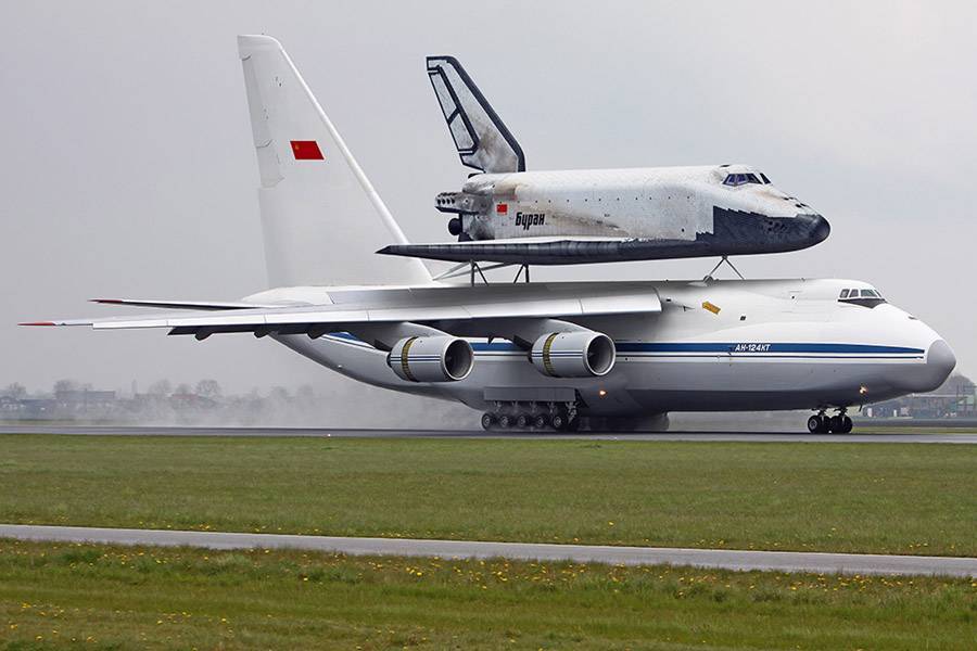 Транспортный самолет Ан-124